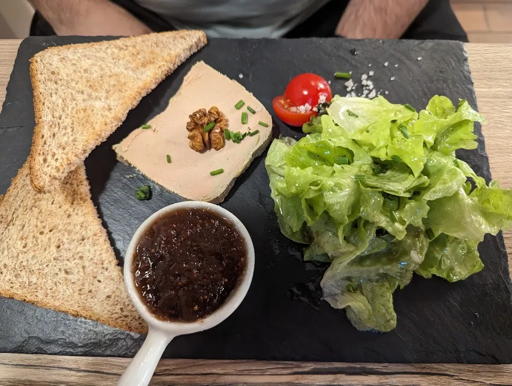 Médaillon de Foie Gras de Canard Et Sa Compotée de Figue